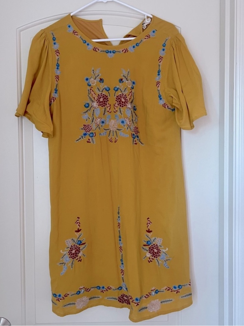 Entro Boho Embroidered Yellow Flutter Sleeve Mini Dress/Tunic Size Large